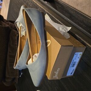 NIB Zodiac Hill Flats in Light Blue